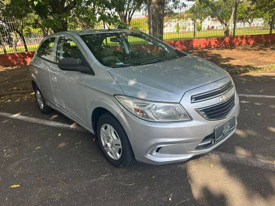 CHEVROLET ONIX 1.0 MPFI LT 8V FLEX 4P MANUAL CHEVROLET ONIX 1.0 MPFI LT 8V FLEX 4P MANUAL